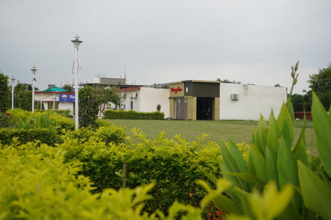 Farm Green View Resort Orchha Exteriör bild